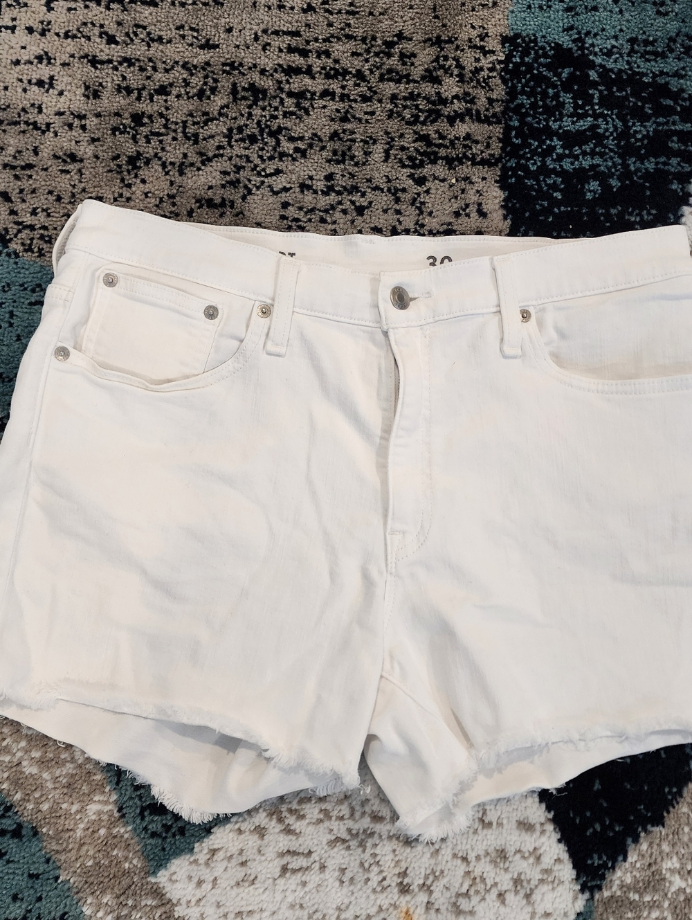 J Crew Mid Rise Short White Denim Cutoff Frayed Hem Size 30